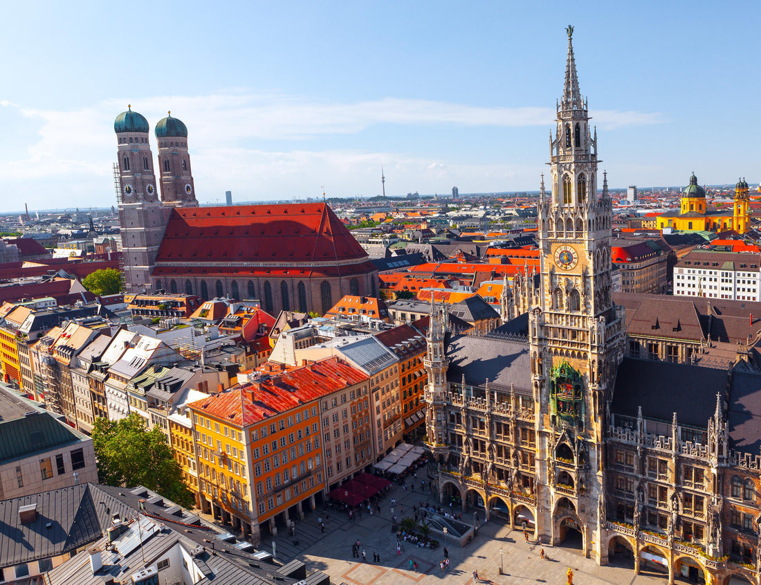 Noah Jigsaw Puzzle Munich's old town, seen from above. Marienplatz, the main square in the center of Munich, Germany. 1000 pieces