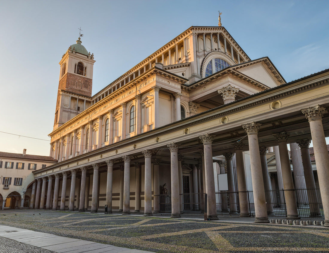 Noah Jigsaw Puzzle Italian town at sunrise. Historic center of Novara, Piazza della Repubblica (Platz della Repubblica) with the Novara Cathedral (Duomo di Novara or Cattedrale di Santa Maria Assunta), Northern Italy 1000 pieces