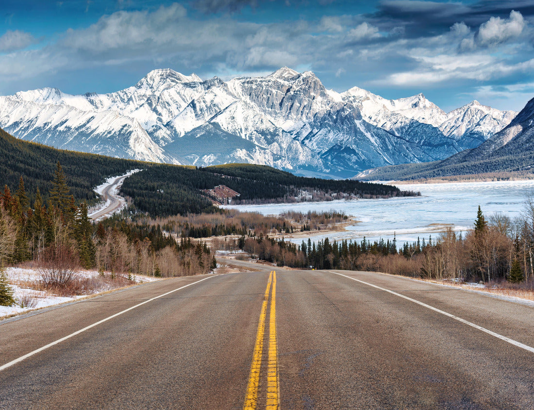 Noah Jigsaw Puzzle Beautiful landscape on the highway with rocky mountains and frozen lake on Icefields Parkway, Alberta, Canada 1000 pieces