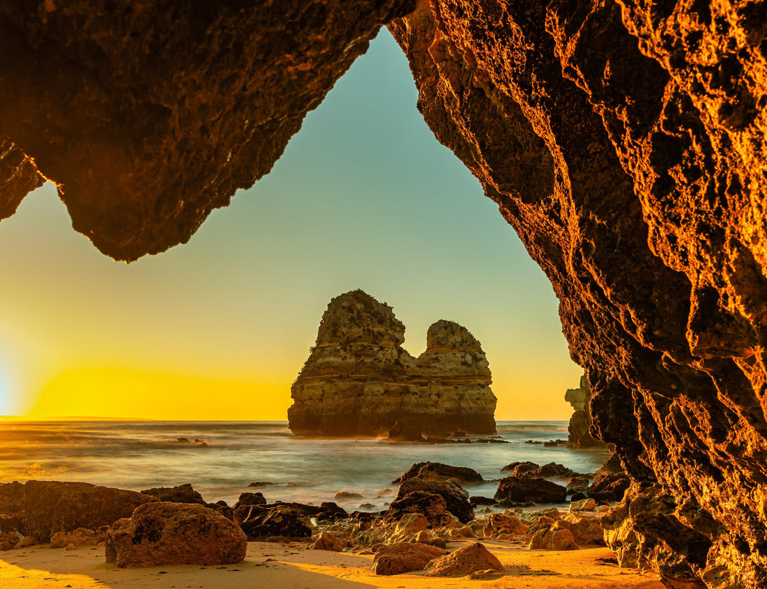 Noah Jigsaw Puzzle A beautiful shot of sunset at the rocky beach - Praia do Camilo beach near Lagos, Algarve, Portugal 1000 pieces