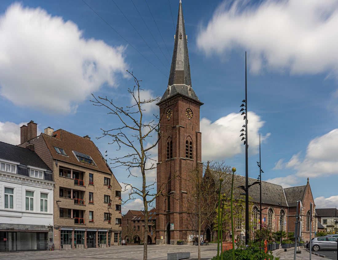 Noah Jigsaw Puzzle Marketplace of the city of Moeskroen, Mouscron België. Blue sky and church 1000 pieces