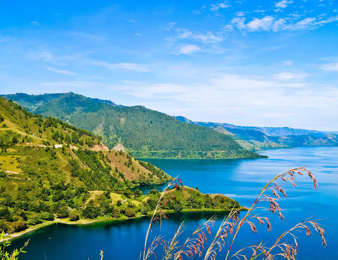 Noah Jigsaw Puzzle Beautiful view of Lake Toba with blue sky background 1000 pieces
