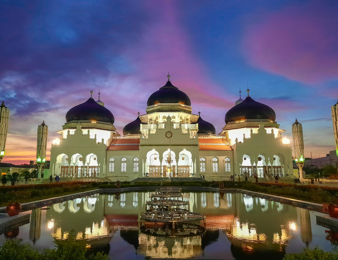 Noah Jigsaw Puzzle Mosque Masjid Raya Baiturrahman in Banda Aceh, Indonesia 1000 pieces