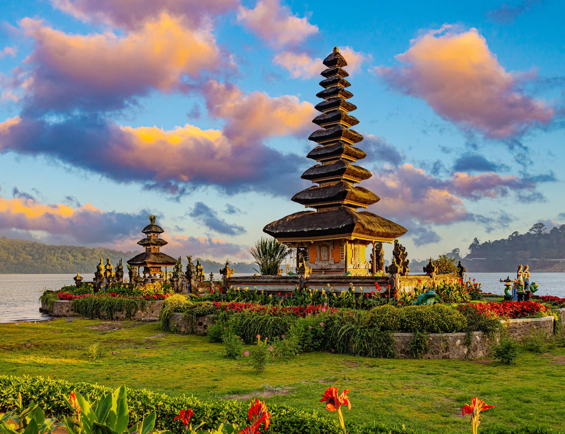 Noah Jigsaw Puzzle Gorgeous sunset at Pura Ulun Danu Bratan temple in Bali 1000 pieces