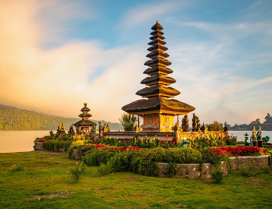 Noah Jigsaw Puzzle Gorgeous sunset at Pura Ulun Danu Bratan temple in Bali 1000 pieces