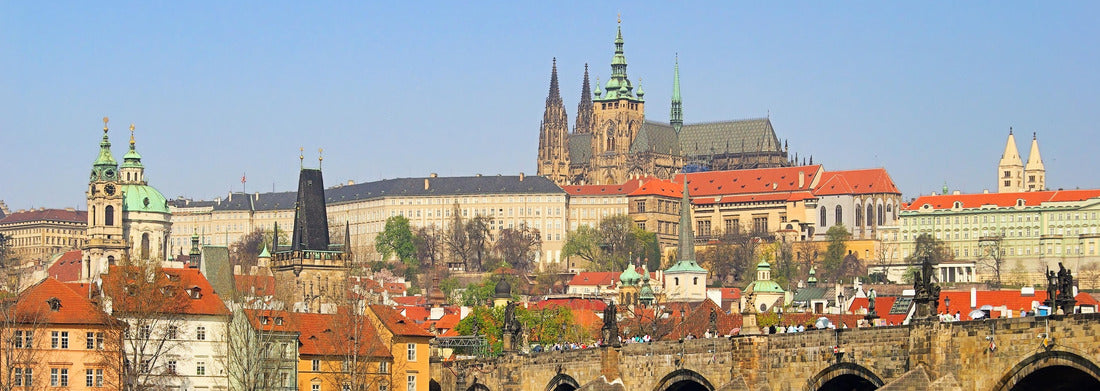 Noah Jigsaw Puzzle A lake with colorful houses, floating village in Hungary Panorama 1000 Pieces