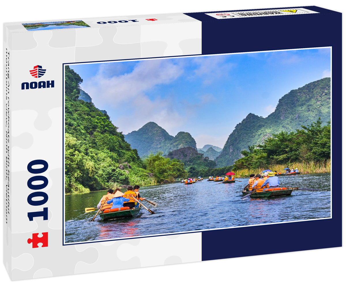 Trang An rowboats with beautiful mountains view, Ninh Binh, Vietnam
