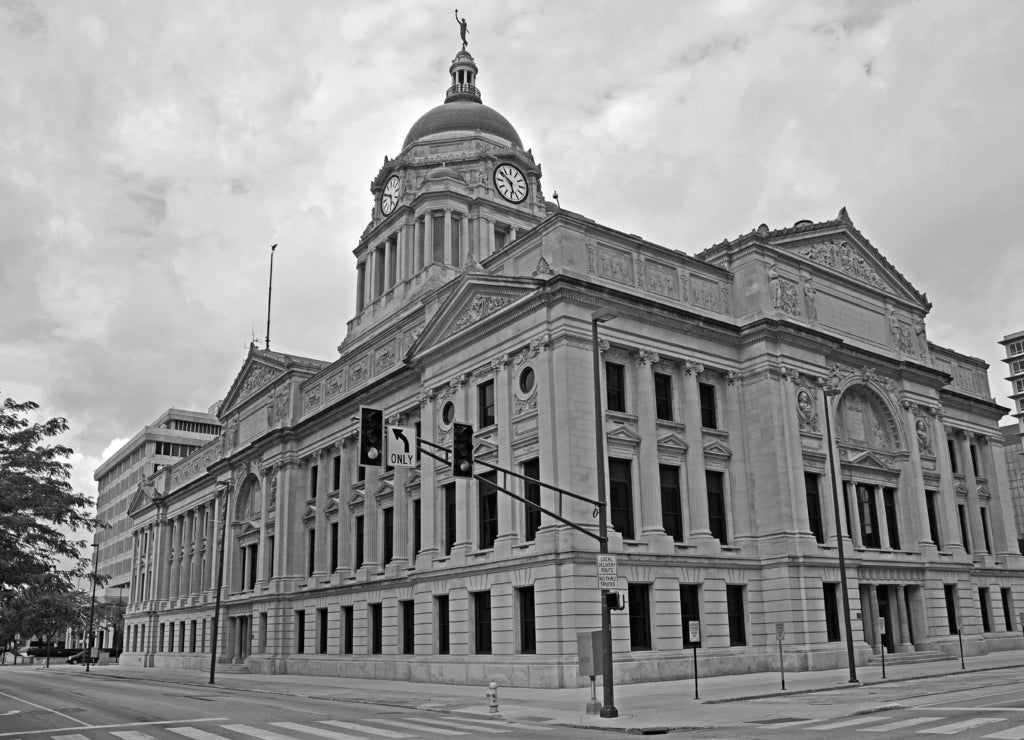 Allen County Courthouse, Fort Wayne, Indiana in black white