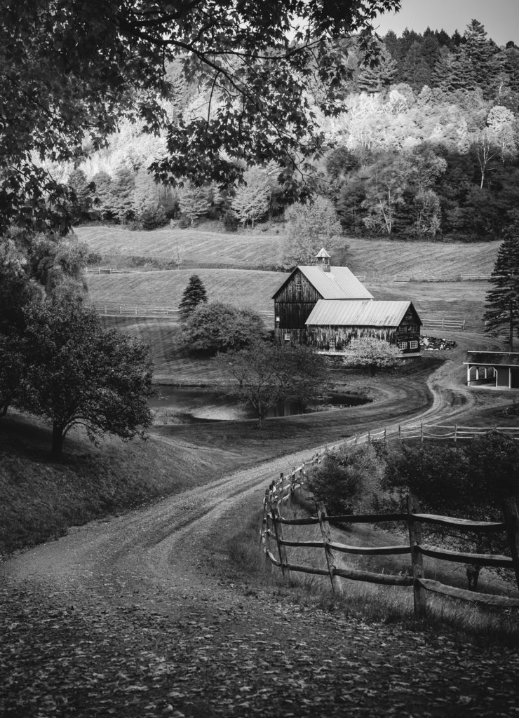 Barn in autumn, Connecticut in black white