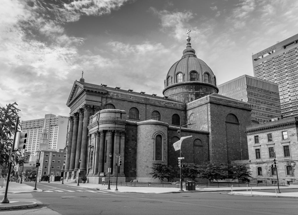 Cathedral Basilica of Saints Peter and Paul, Philadelphia, Pennsylvania in black white