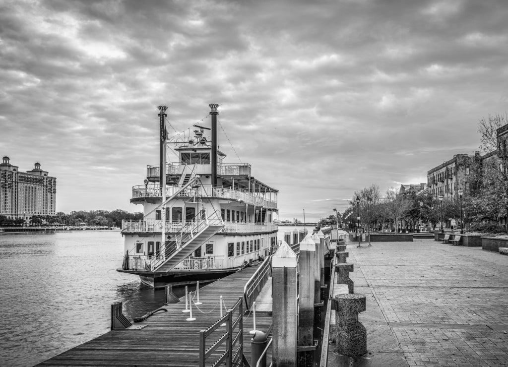 Savannah, Georgia, USA in black white