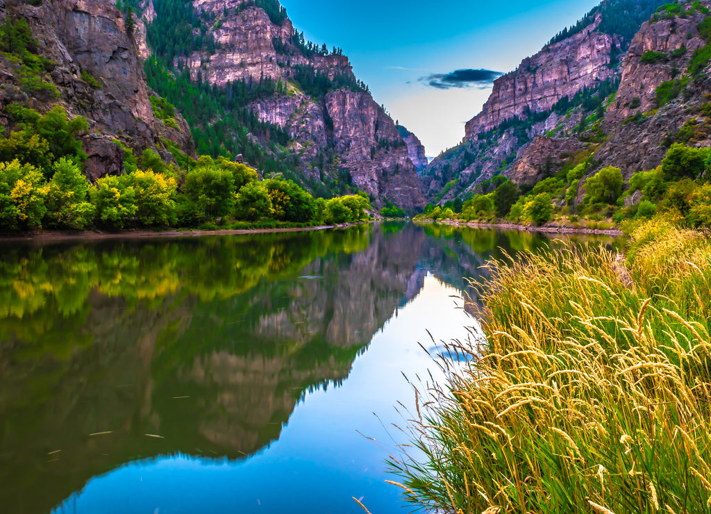 Beautiful Sunset Hike to Hanging Lake in Glenwood Springs, Colorado