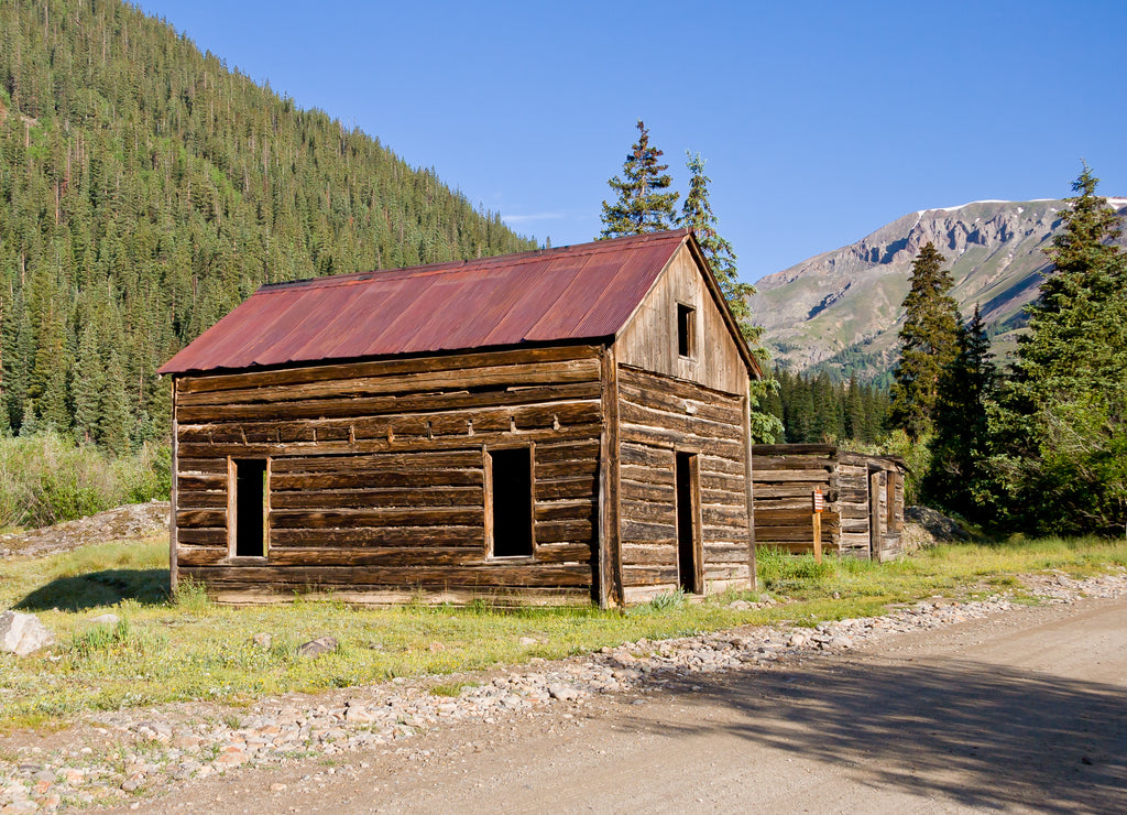 Whitecross Ghost Town - Abondaned log building in Whitecross ghost town, Uncompahgre Wilderness, Southwestern Colorado mountains in Hinsdale County