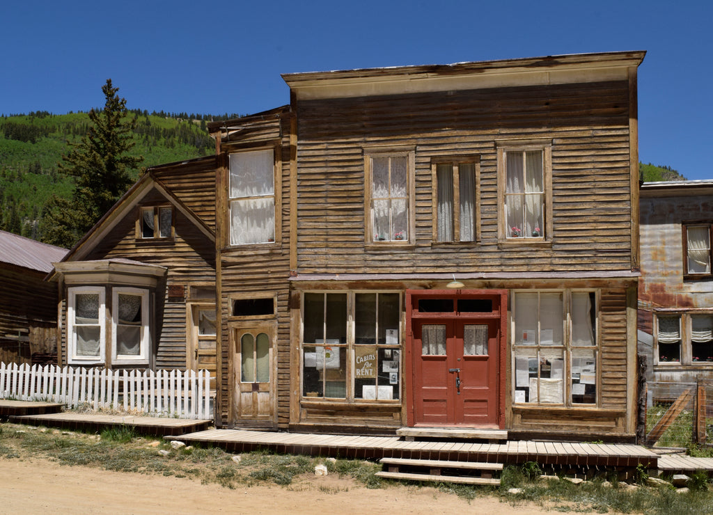St Elmo Ghost Town. .St. Elmo is a ghost town in Chaffee County, Colorado, United States. Founded in 1880.Nearly 2,000 people settled in this town when mining for gold and silver started