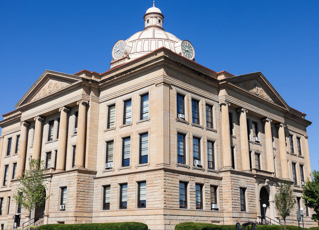 Old courthouse in Lincoln, Logan County, Illinois