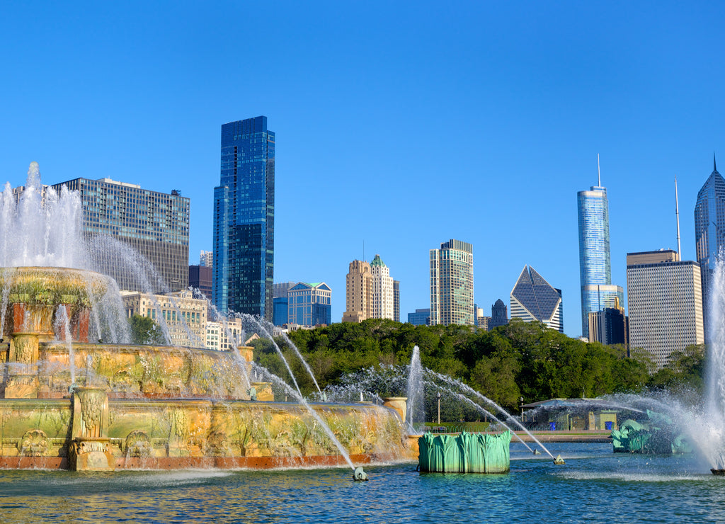 Buckingham Fountain panorama, Chicago, Illinois, US