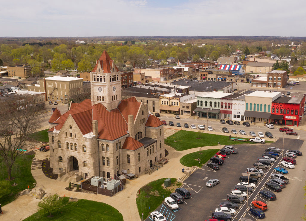 Sullivan Illinois Aerial Elevate Up Over Midwest USA