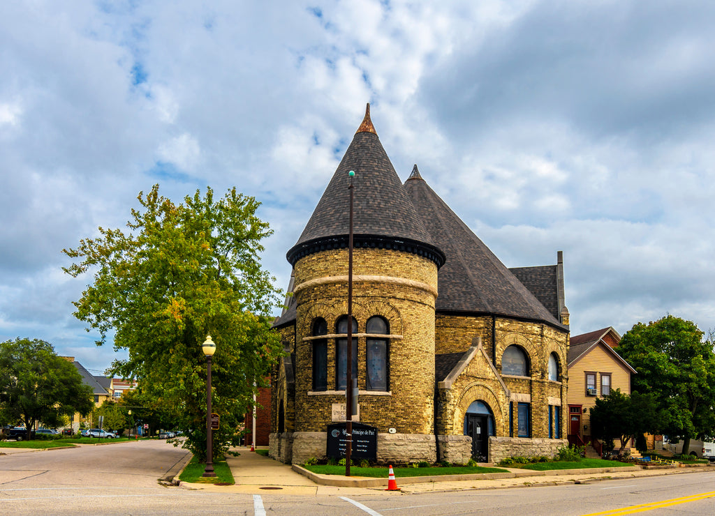 Elgin Town street view in Elgin Town of Illinois