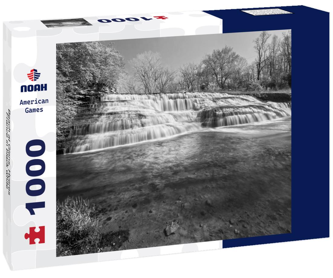 Noah Jigsaw Puzzle Beach at Giens, Hyeres, France in black white 1000 pieces