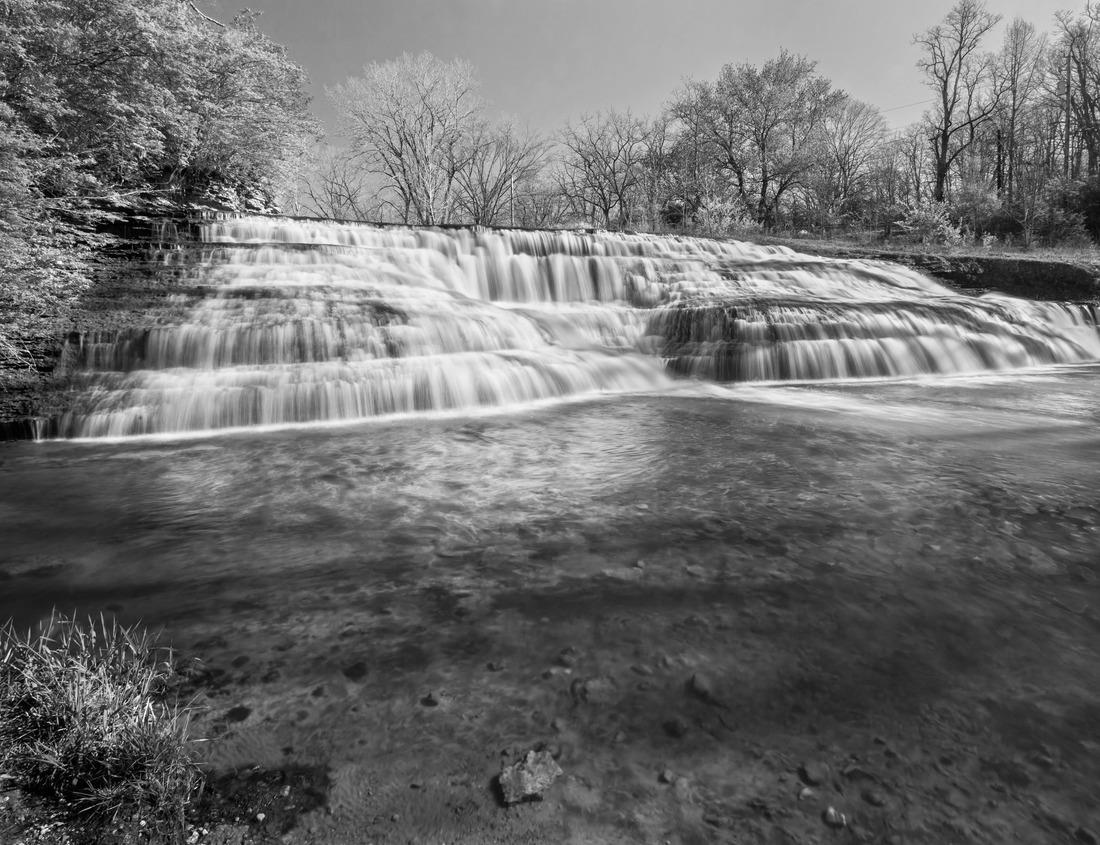 Noah Jigsaw Puzzle Beach at Giens, Hyeres, France in black white 1000 pieces