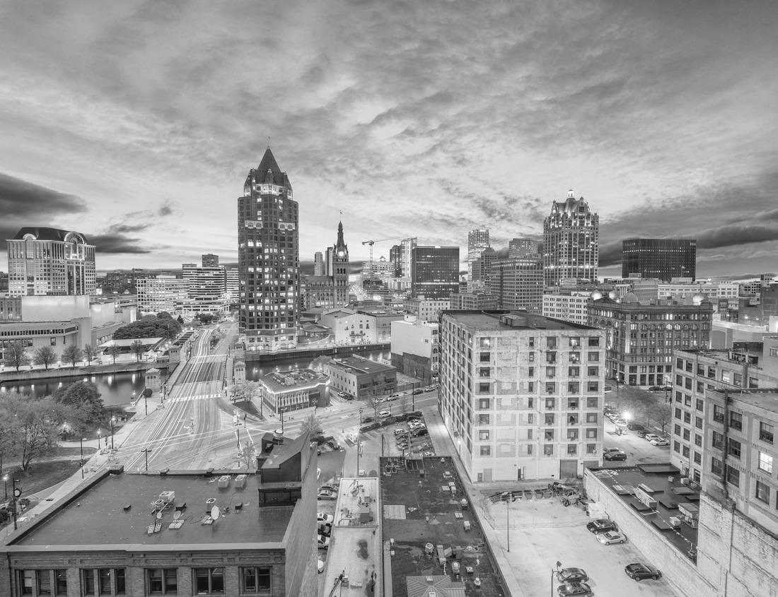 Noah Jigsaw Puzzle Cityscape of the old town of Coimbra, Portugal in black white 1000 pieces
