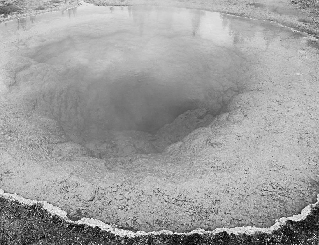 Noah Jigsaw Puzzle Route de Crete near Cassis, Cliffs, France in black white 1000 pieces