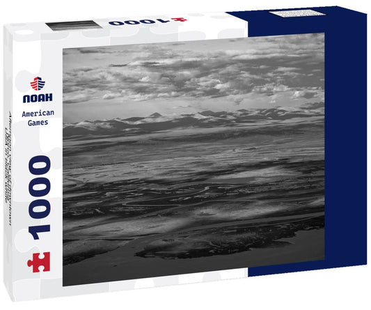 Noah Jigsaw Puzzle Afternoon view of downtown Norco, California, USA in black white 1000 pieces