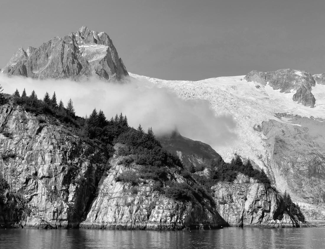 Noah Jigsaw Puzzle Catania, Sicily, Italy. Cityscape of Duomo Square in Catania, Sicily with cathedral Catania at sunrise in black white 1000 pieces