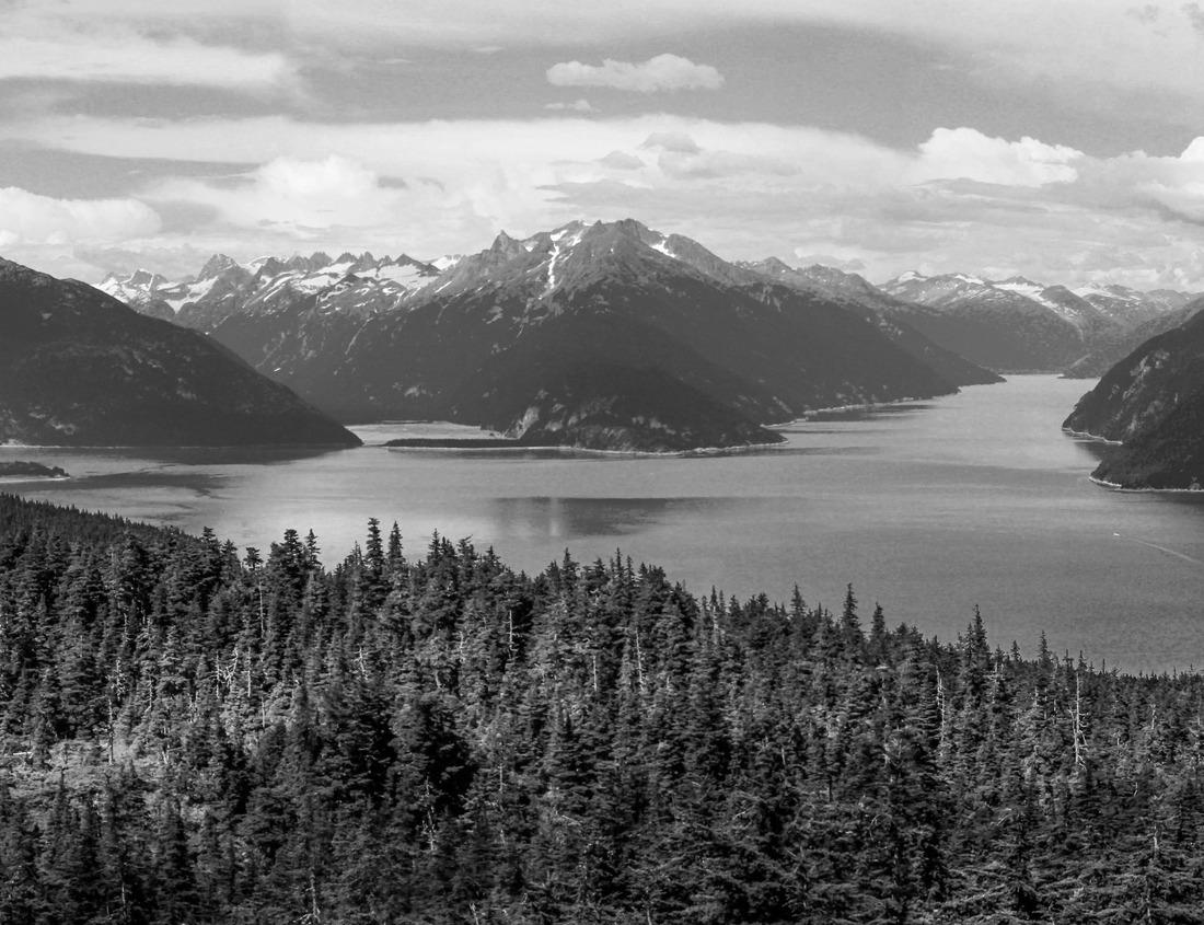 Noah Jigsaw Puzzle Mountain landscape in Cyprus in the city of Argak in black white 1000 pieces