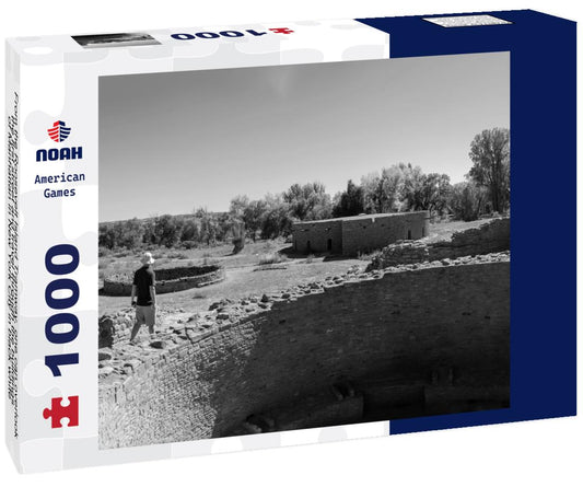 Noah Jigsaw Puzzle From the Roosevelt Island Tramway, one can overlook the first street and travel through the buildings of Manhattan in New York City in black white 1000 pieces