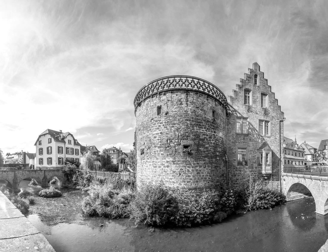 Noah Jigsaw Puzzle amazing panoramic view of the skyline and skyscraper of New York at sunset. beautiful urban landscape in midtown Manhattan in black white 1000 pieces