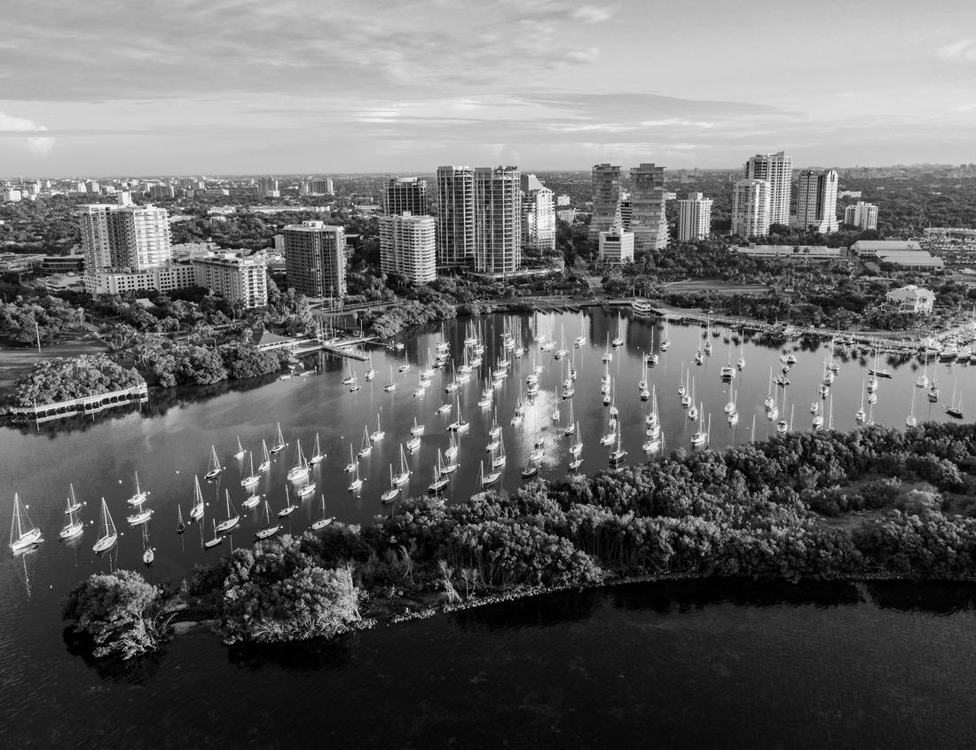 Noah Jigsaw Puzzle Amazing aerial landscape of Gdynia on the Baltic Sea at sunset. Poland in black white 1000 pieces