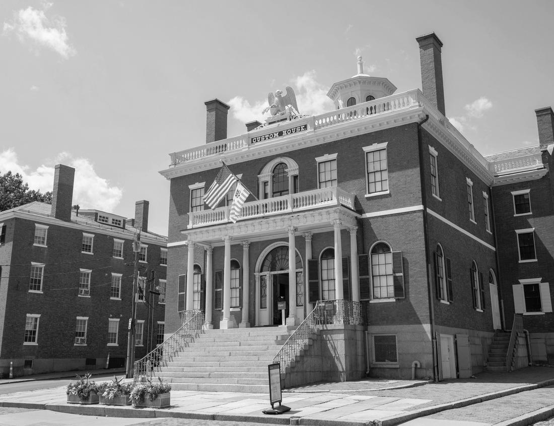 Noah Jigsaw Puzzle Morioka city, Iwate prefecture Morioka urban area at sunrise in black white 1000 pieces