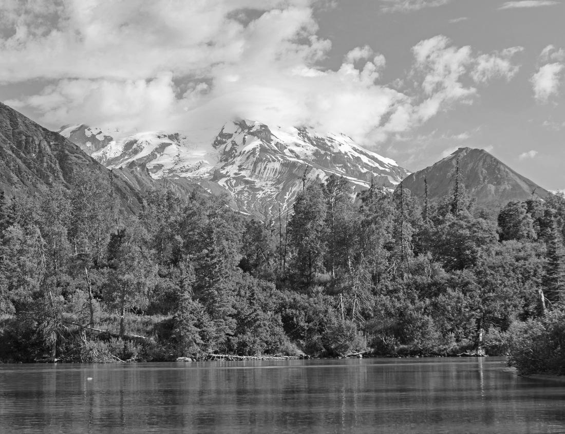 Noah Jigsaw Puzzle London cityscape with Houses of Parliament and Big Ben tower at sunset, UK in black white 1000 pieces