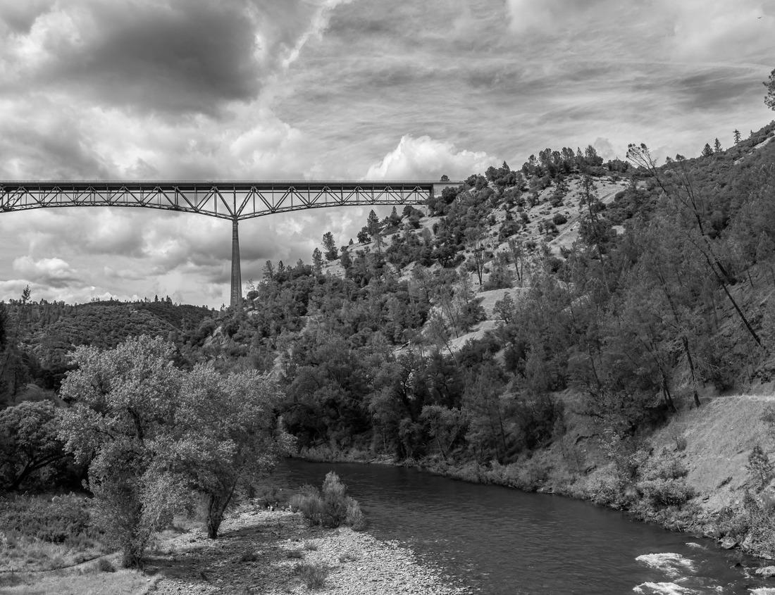 Noah Jigsaw Puzzle The El Masri Dam in Grombalia, Tunisia. North Africa in black white 1000 pieces