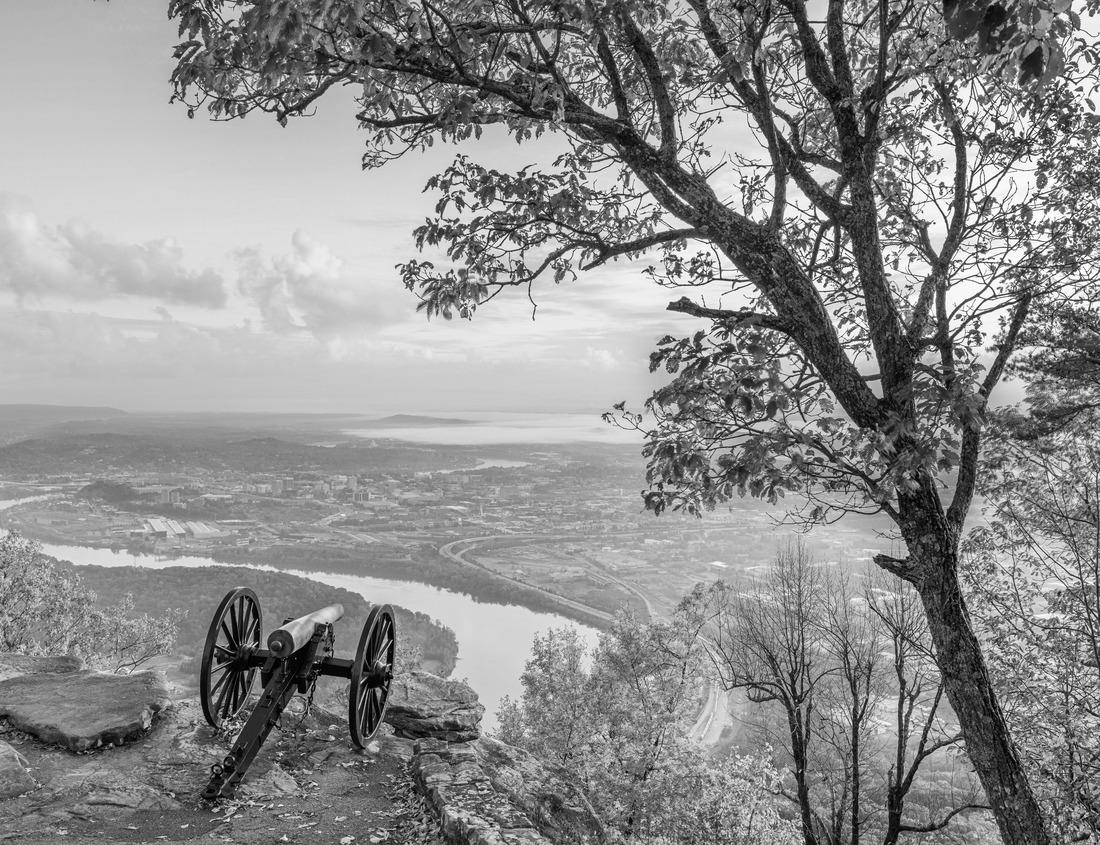 Noah Jigsaw Puzzle Scenic Parkway in Capitol Reef National Park, Southwest USA in black white 1000 pieces