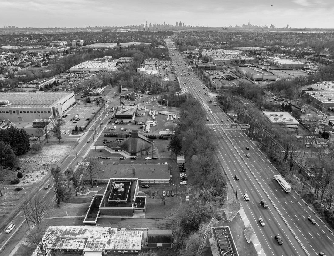 Noah Jigsaw Puzzle Kyoto, Japan springtime in the historic Higashiyama district art dawn in black white 1000 pieces