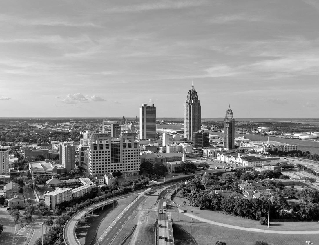 Noah Jigsaw Puzzle Iwakuni, Yamaguchi, Japan at Kintaikyo Bridge over the Nishiki River at dusk in black white 1000 pieces