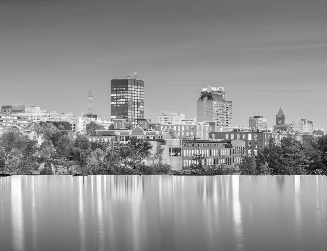 Noah Jigsaw Puzzle Aerial view of Middletown, Connecticut at sunset in November in black white 1000 pieces