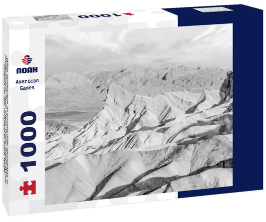 Noah Jigsaw Puzzle Wine landscape at sunset with mountains in Stellenbosch, near Cape Town, South Africa. Grapes on the vineyard in black white 1000 pieces