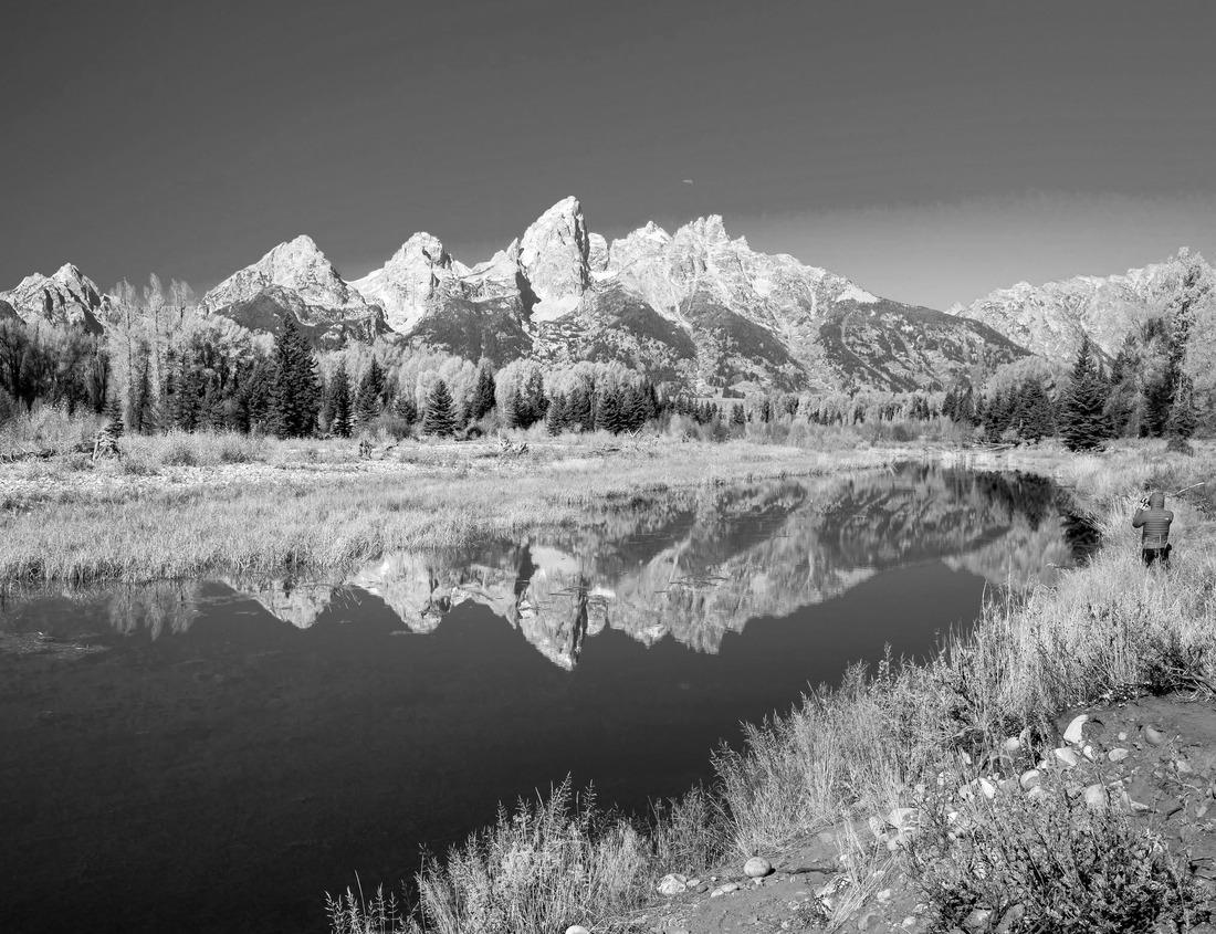 Noah Jigsaw Puzzle Old city of Zuerich, Switzerland in black white 1000 pieces