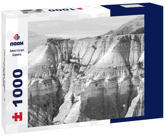 Noah Jigsaw Puzzle Old stone bridge in Monção in black white 1000 pieces