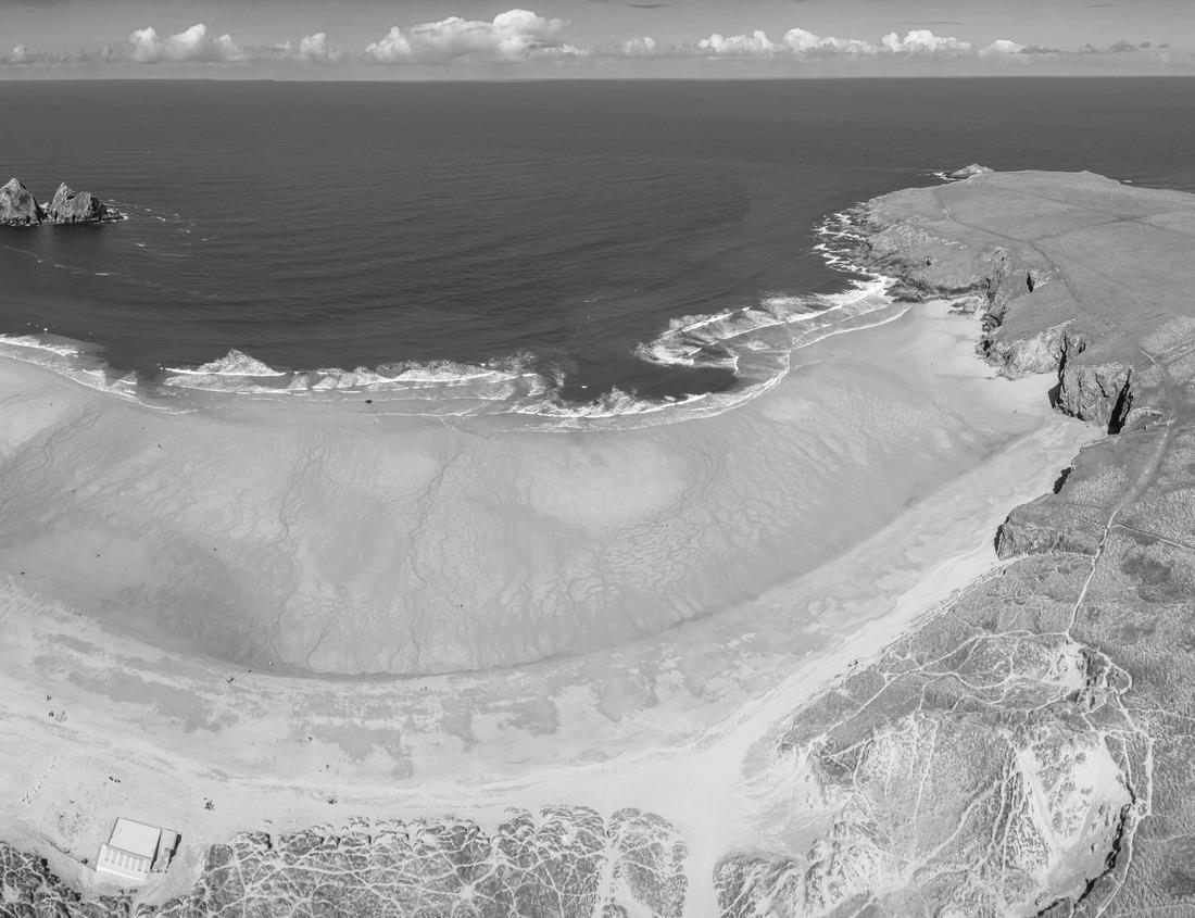 Noah Jigsaw Puzzle Morning hike along Manzanita Lake | Lassen Volcanic National Park, California, USA in black white 1000 pieces
