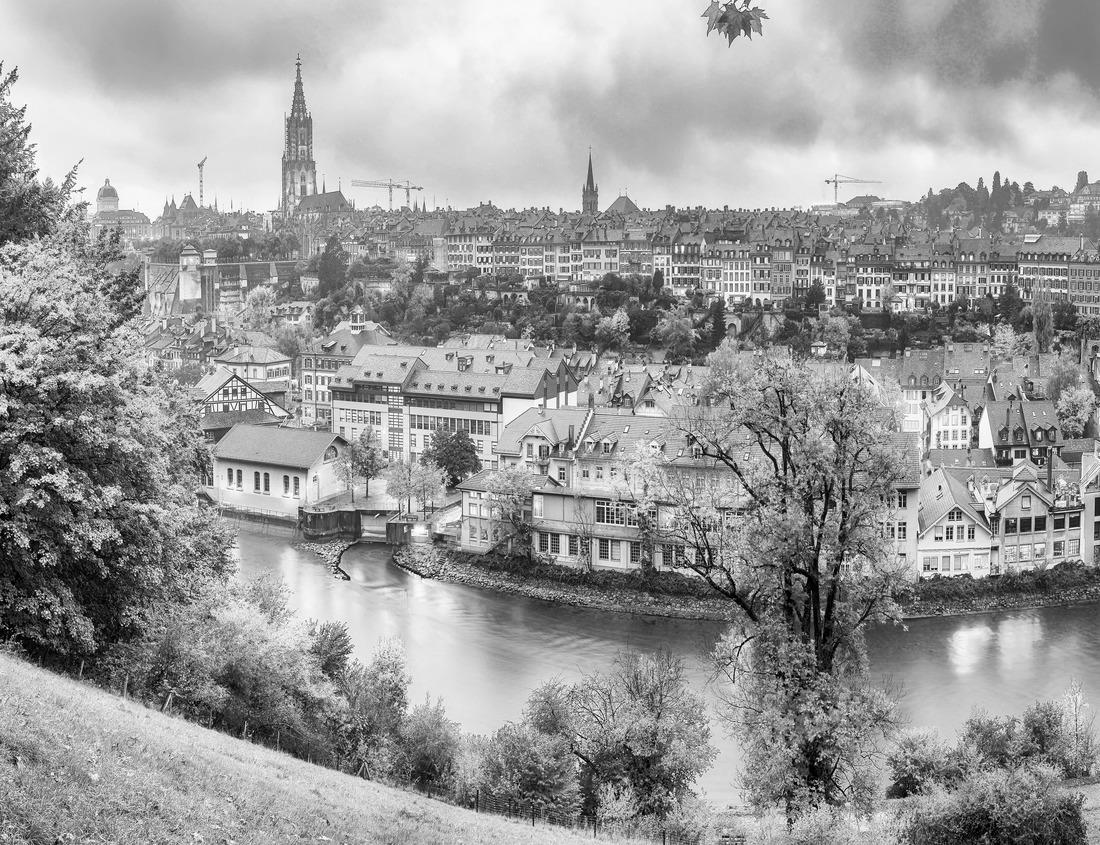 Noah Jigsaw Puzzle A record-breaking snowpack in the Wasatch Mountains behind the downtown Salt Lake City skyline, Utah in black white 1000 pieces