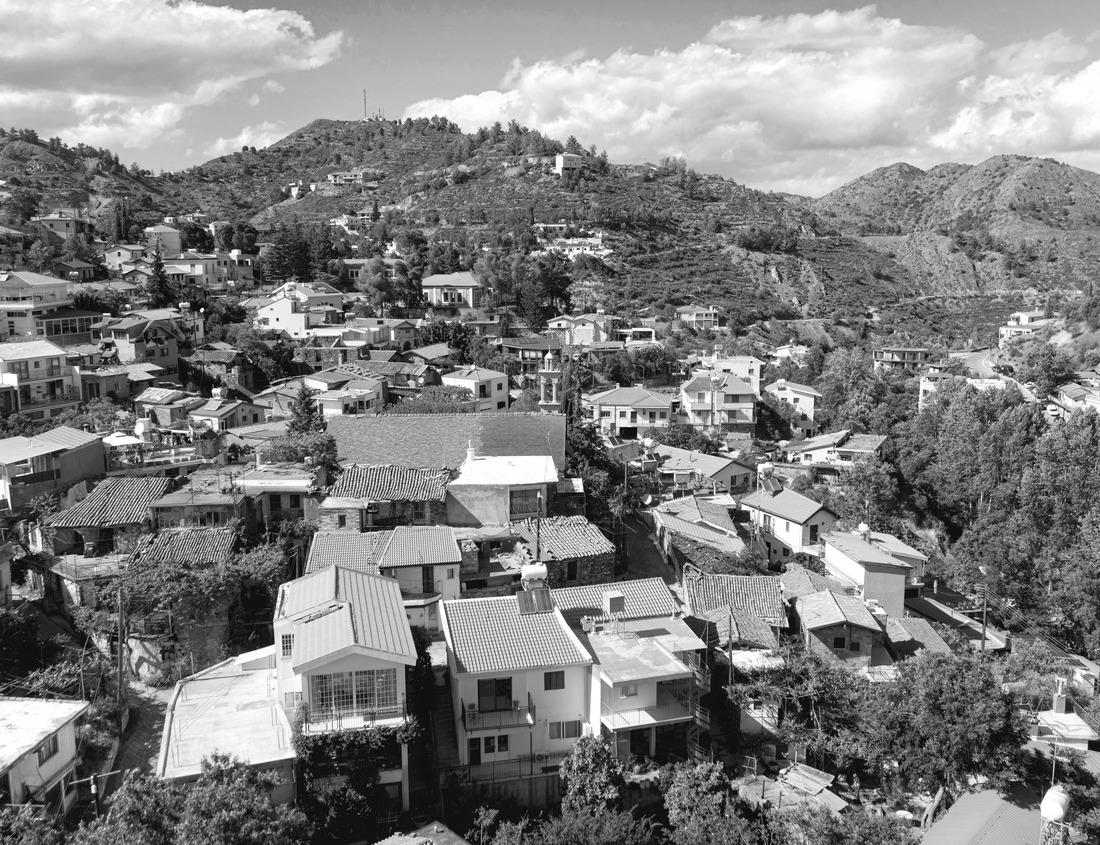 Noah Jigsaw Puzzle View of Ragusa (Ragusa Ibla), UNESCO cultural city on the Italian island of Sicily. View of the city in Ragusa Ibla, province of Ragusa, Val di Noto, Sicily, Italy in black white 1000 pieces