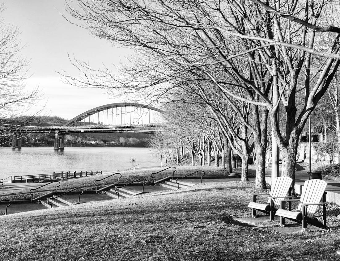 Noah Jigsaw Puzzle View of the pier in Ostróda and the panorama of the city on a cloudy spring day in black white 1000 pieces