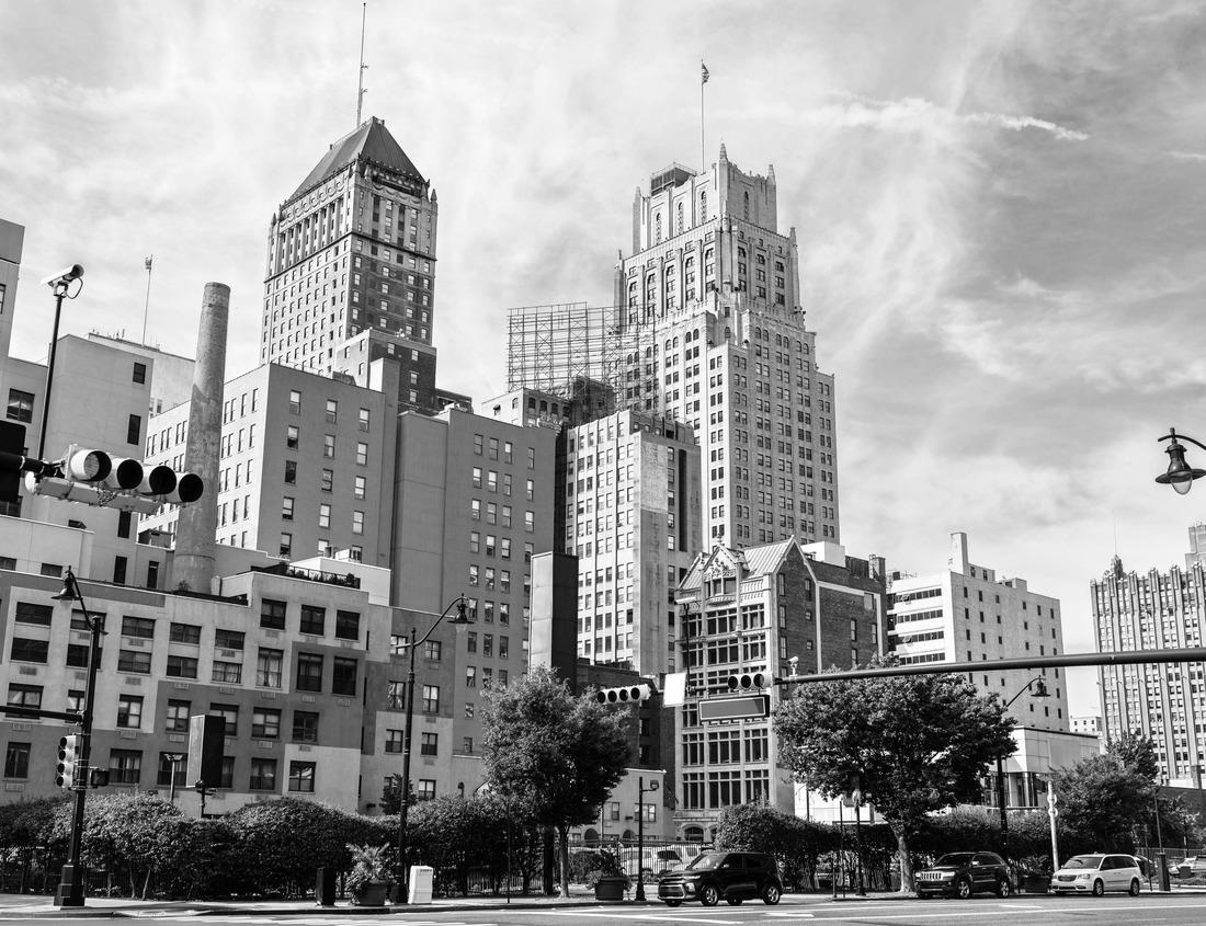 Noah Jigsaw Puzzle Tegenungan Waterfall on the Petanu River, Kemenuh Village, Gianyar Regency, north of Ubud, Bali, Indonesia in black white 1000 pieces