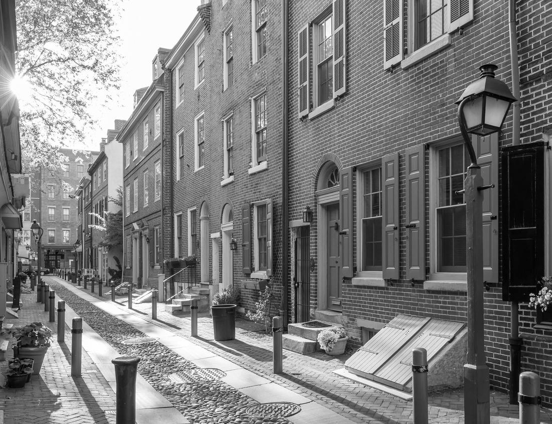 Noah Jigsaw Puzzle Old town of Kitzingen, Germany in black white 1000 pieces