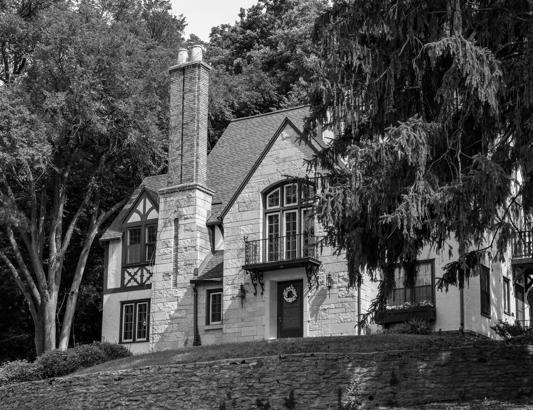 Noah Jigsaw Puzzle Museum of Natural History and Planetarium at Roger Willams Park, Providence, Rhode Island, USA in black white 1000 pieces