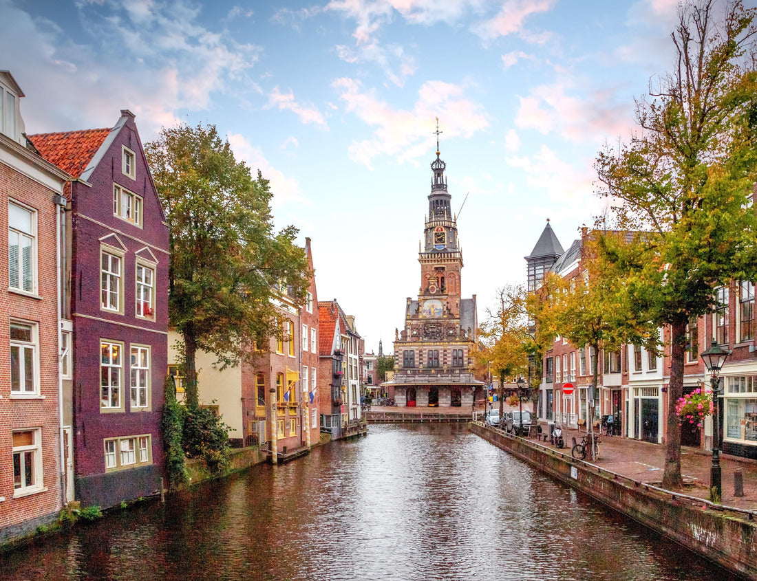 Old city, Kaasmarkt, Alkmaar, Netherlands 1000pc Puzzle